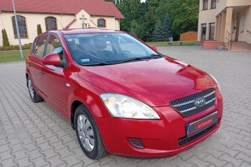 Kupiony w Polsce  - ubezpieczony - klimatyzacja