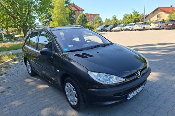 Zarejestrowany - ubezpieczony - benzyna - kombi