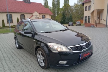 Zarejestrowany - ubezpieczony - benzyna - przebieg 141.000 km